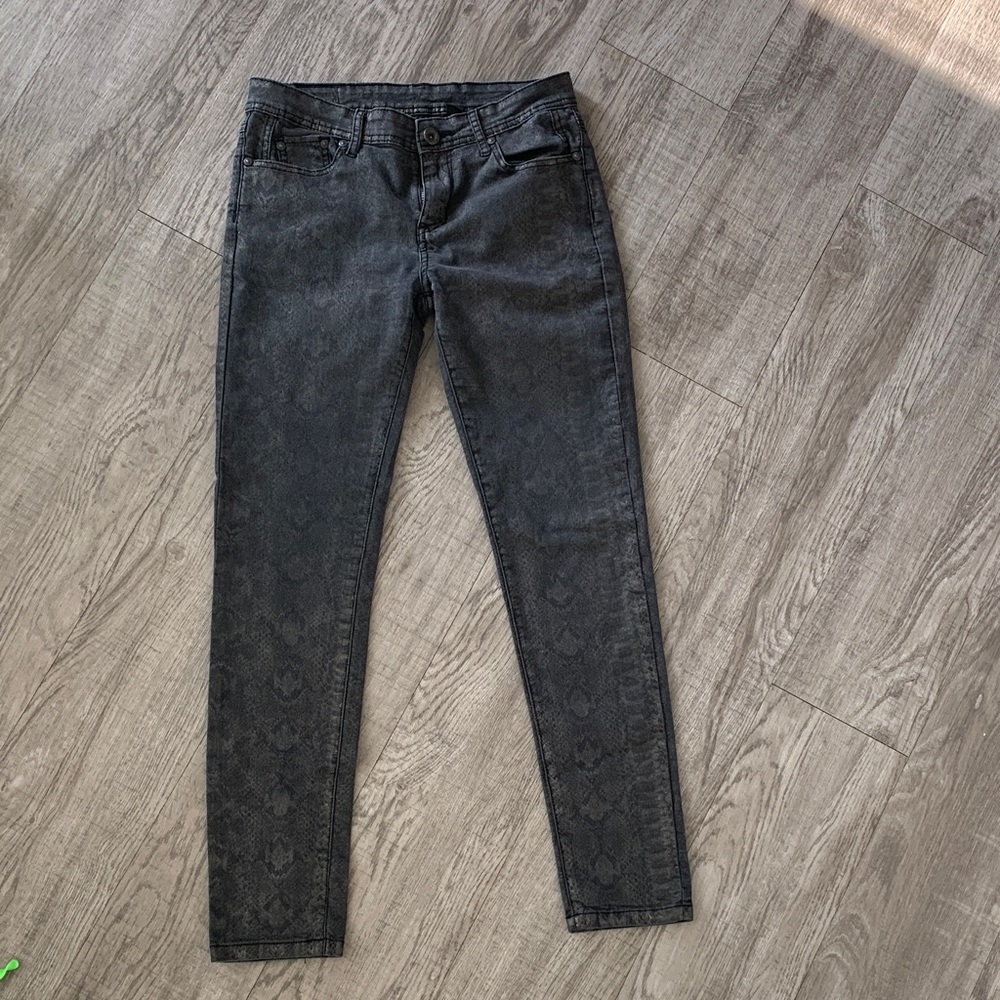 Jeans by buffalo size 28 Womens jeans snake print skinny jeans